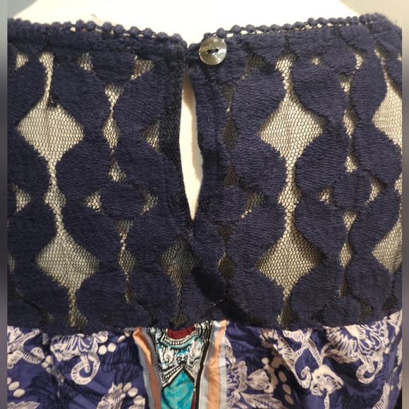 Anthropologie 3/4 length sleeve blouse in blue - Picture 4 of 9